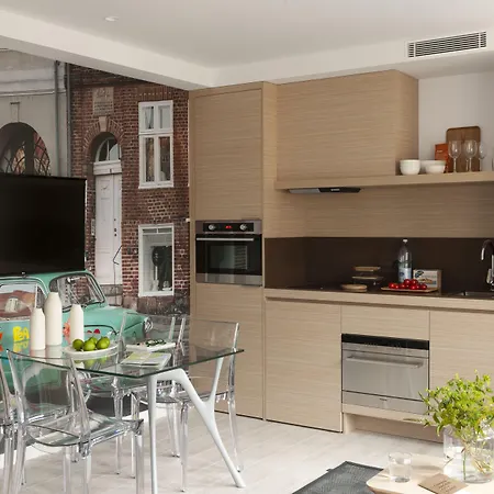 Eric Voekel Boutique - *