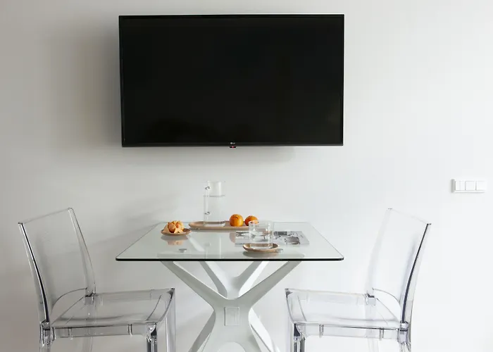 Eric Voekel Boutique - *